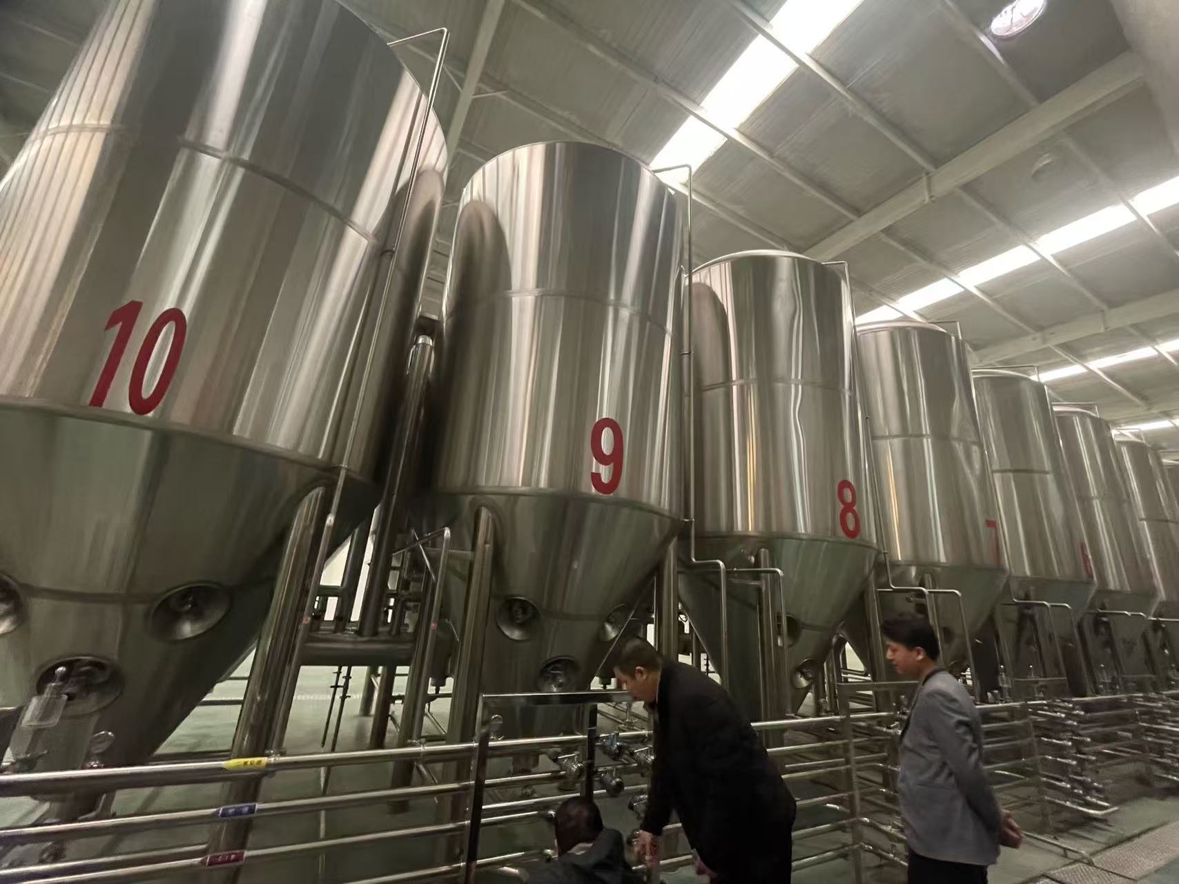 河源精酿啤酒设备厂—平面布置、设备设计、制造、调试、培训等一条龙服务